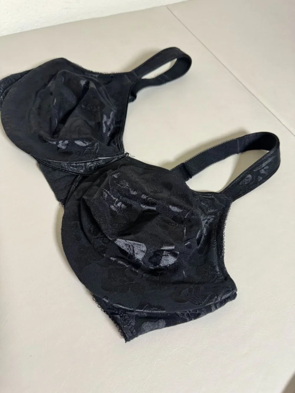 Wacoal Womens Underwire Bra Black Floral size 40D Unlined